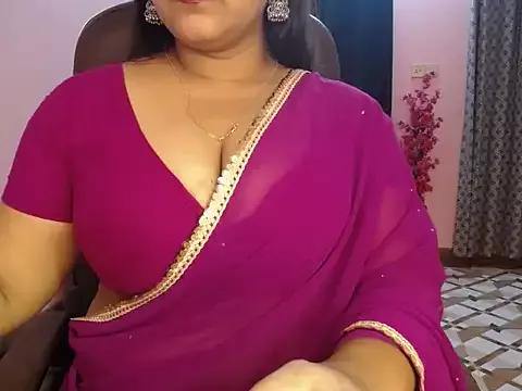 Queen_Jessia from StripChat is Freechat
