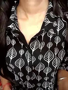 Queen_Pooja7 from StripChat is Freechat