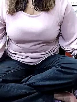 QueenHaryanaa from StripChat is Freechat