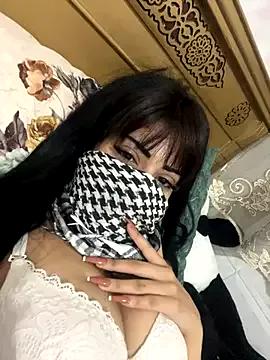 QueenLujaine from StripChat is Freechat