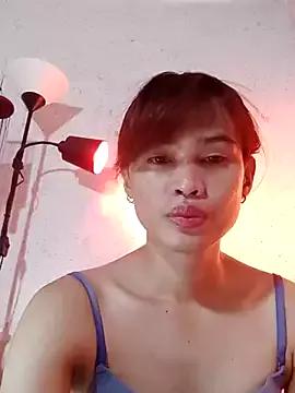 QueenSoreal from StripChat is Freechat