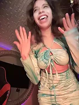 Queentaraf999 from StripChat is Freechat