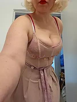 RaisingDaisy from StripChat is Freechat