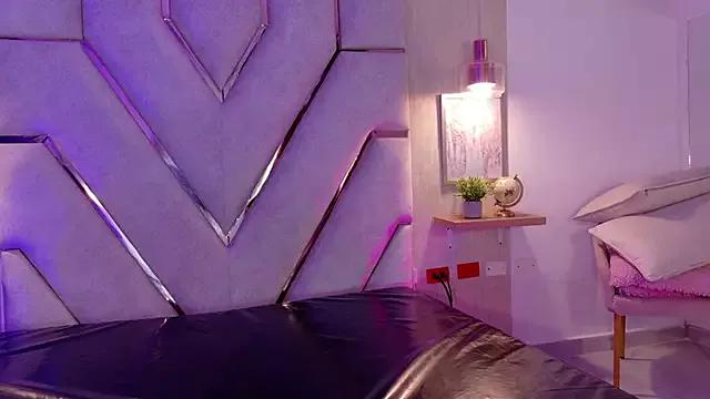 raven_black_ from StripChat is Freechat