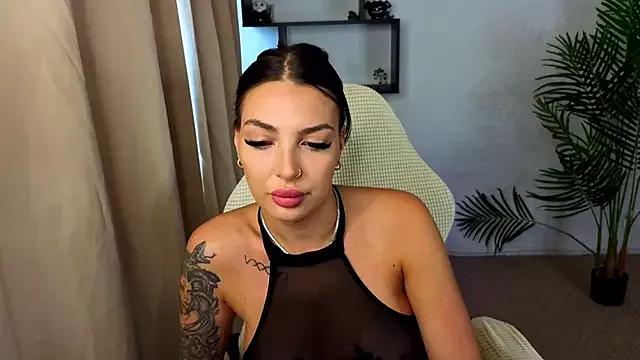 Raven_Ink from StripChat is Freechat