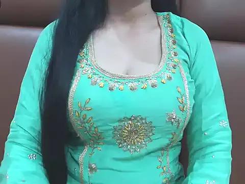 RealNaina from StripChat is Freechat
