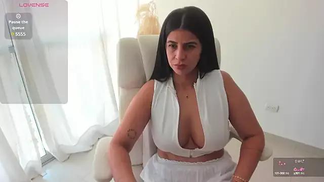 renata_t_ from StripChat is Freechat
