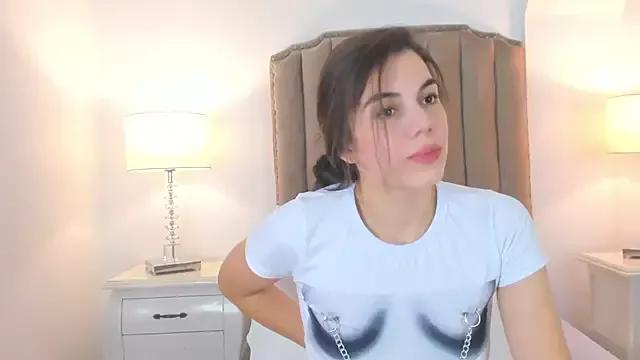 Roma__love from StripChat is Freechat