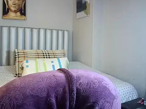 RosyQueenXXX from StripChat is Freechat