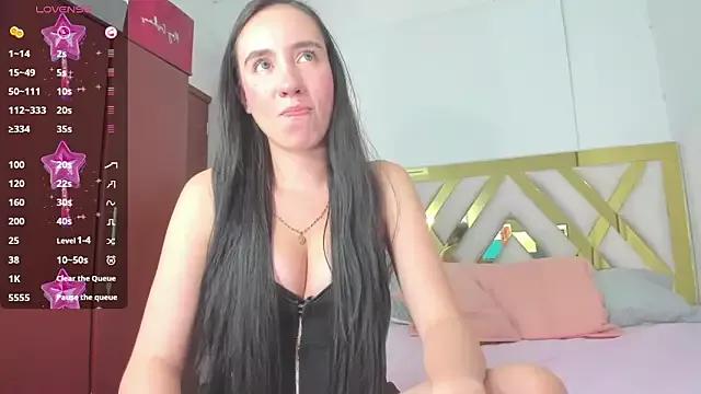 rousee_yareldss from StripChat is Freechat