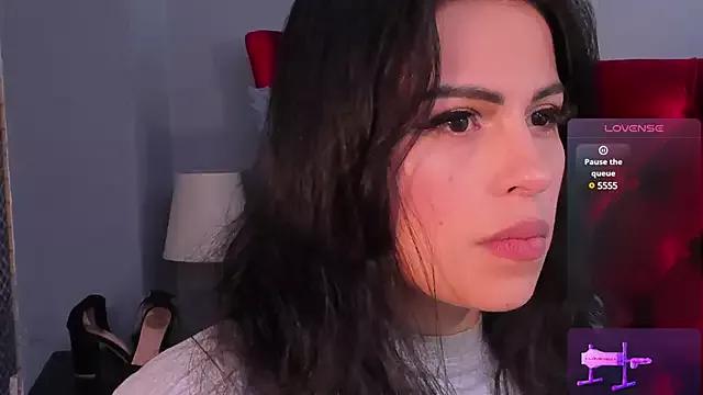 RousseeMoore from StripChat is Freechat