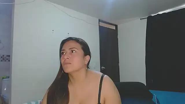 roxanasexy2025 from StripChat is Freechat
