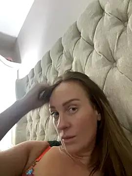 RoxRoseX from StripChat is Freechat