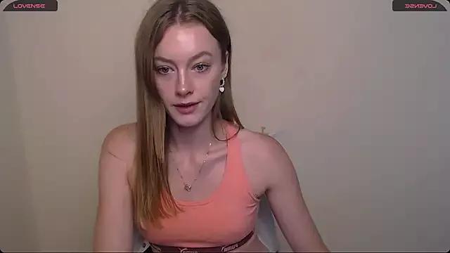 RoxySami_ from StripChat is Freechat