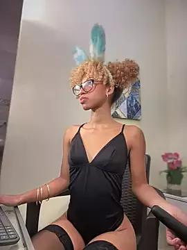 RoxySinz from StripChat is Freechat