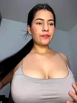 Photos of Saanvi21 from StripChat is Freechat