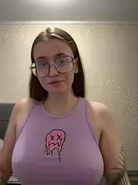 Sabrina_shells from StripChat is Freechat