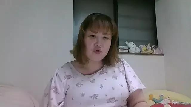 SAKU-RA-chan from StripChat is Freechat