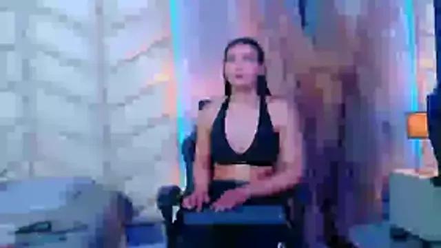 samiradoll from StripChat is Freechat