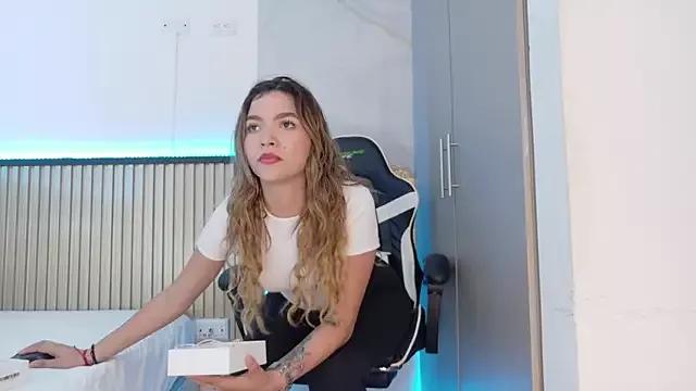 Sammy_Lovee from StripChat is Freechat