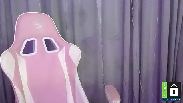 Girls free live sex cams: Check out the satisfaction of typing and cam2cam with our sensual livestreamers, who will teach you all about temptation and desires with their smoking hot physiques.