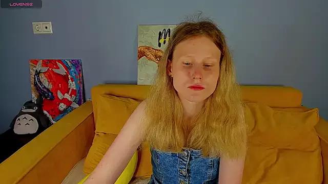Sansa_kisss from StripChat is Freechat