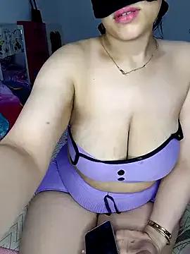 Girls free live sex cams: Check out the satisfaction of typing and cam2cam with our sensual livestreamers, who will teach you all about temptation and desires with their smoking hot physiques.