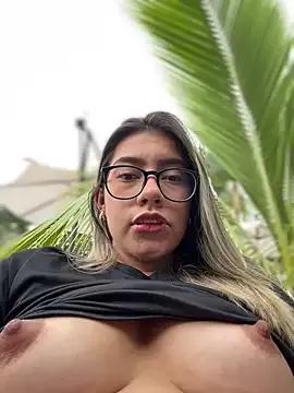 sara_calderon from StripChat is Freechat