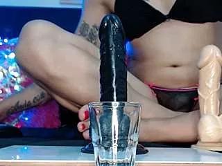 Sara_h305 from StripChat