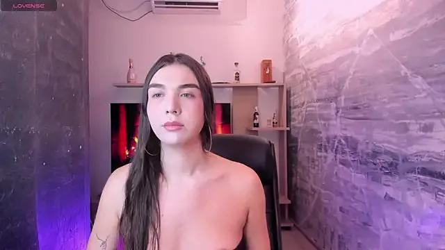 saracaball_ from StripChat is Freechat
