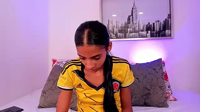sarah_ashbourne from StripChat is Freechat