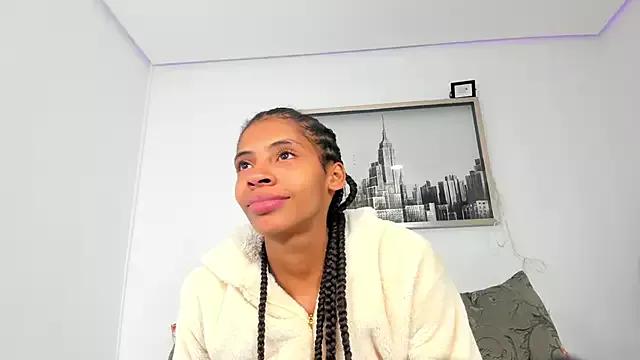 sarah_ashbourne from StripChat is Freechat