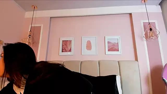 Sarah_Reidd from StripChat is Freechat