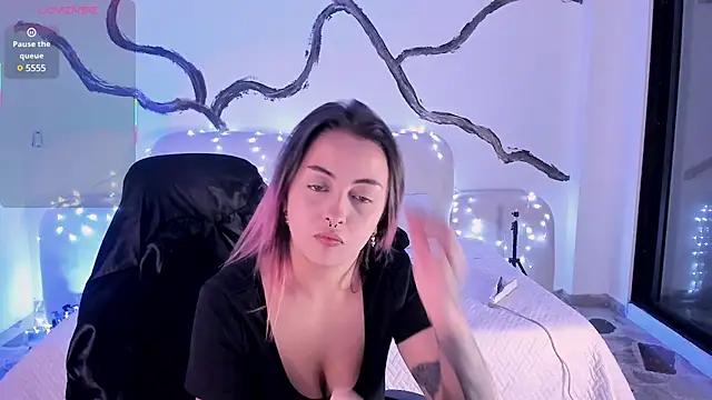SarahCastro_ webcams show profile image 