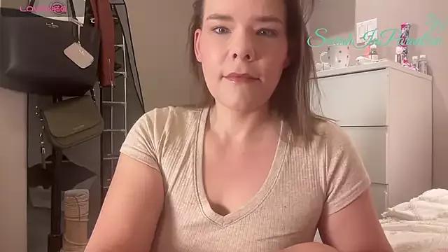 sarahinparadise from StripChat is Freechat