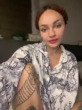 SaraLow from StripChat is Freechat