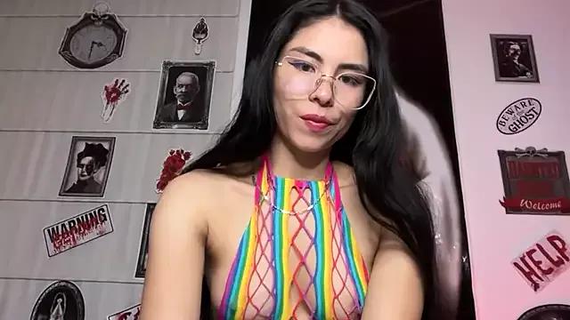 sasha_jonne from StripChat is Freechat