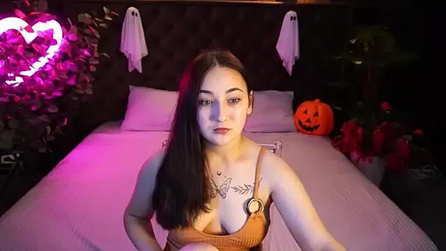 SashaDuvalle from StripChat is Freechat