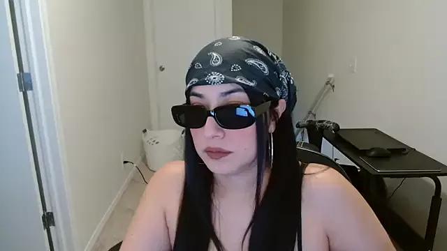 Sassy_Latina from StripChat is Freechat