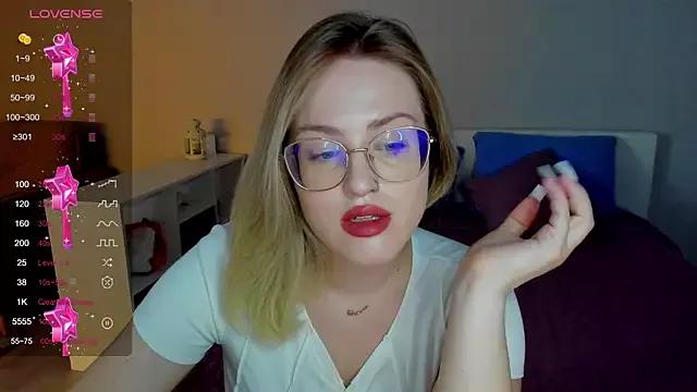 Sassy_Talkin_ from StripChat is Freechat