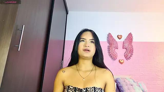 Scarlett099 from StripChat is Freechat