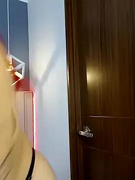 Scarlett_Dream from StripChat is Freechat