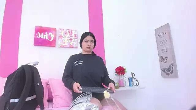 scarlette_15_ from StripChat is Freechat