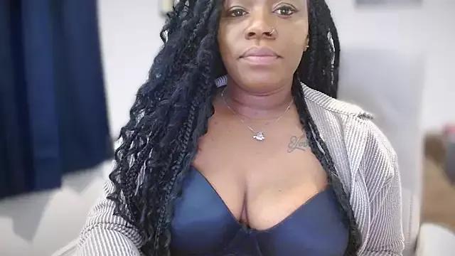 selena42 from StripChat is Freechat