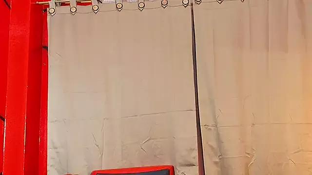 Selenegomezz from StripChat is Freechat