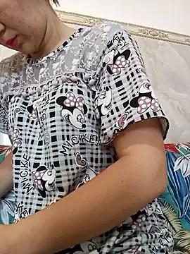 Sellena2 from StripChat is Freechat