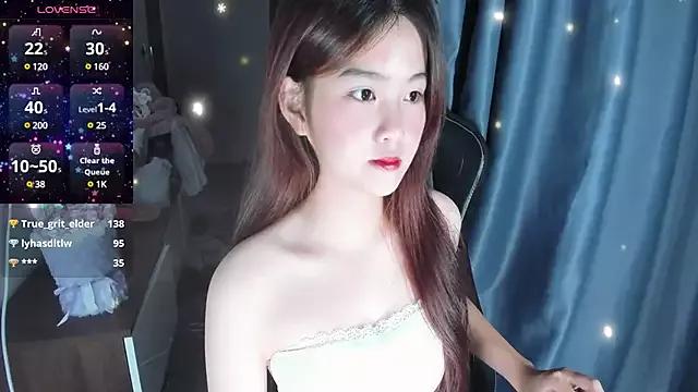 Serenai from StripChat is Freechat