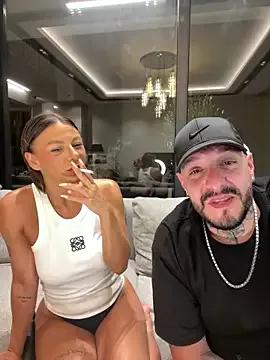 Check out our freechat fingering entertainers from our Custom and Multi clubs and checkout exclusive access to highly customizable content, such as curves, hair, tits, slit type and many more.