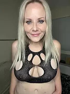 Sexual_Lovable_Doll from StripChat is Freechat