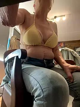 SexyMilfTascha from StripChat is Freechat